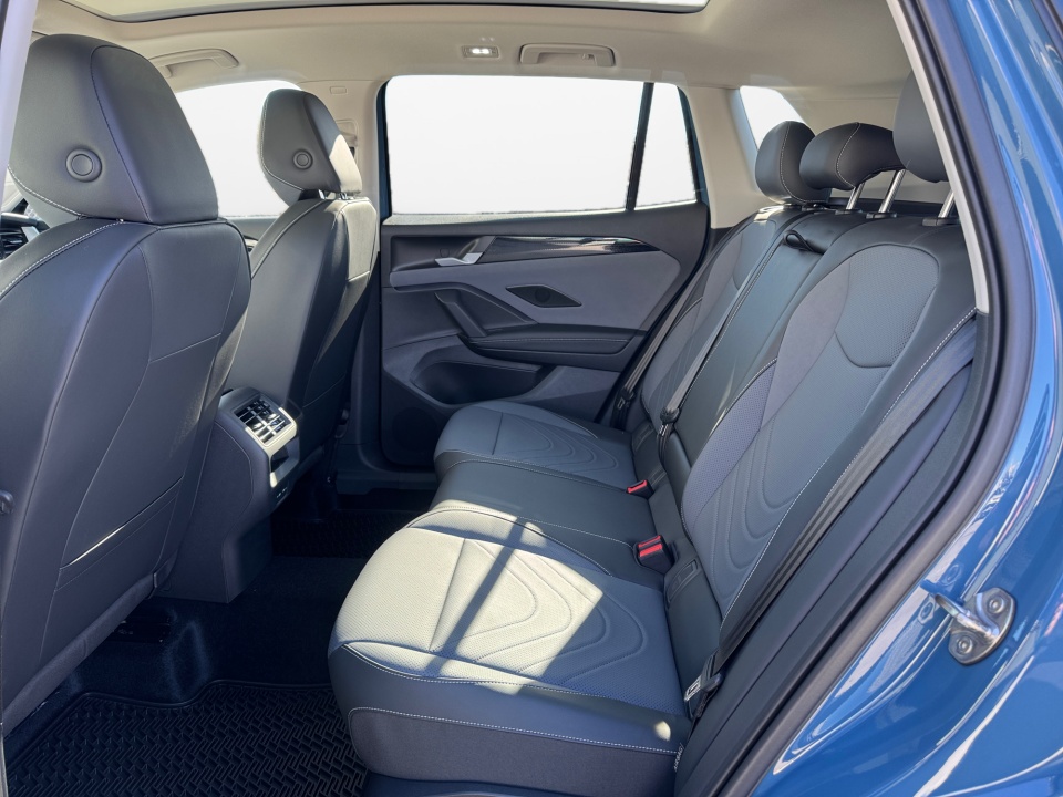 3VVMR7RM0TM044167 2026 Volkswagen Tiguan SE