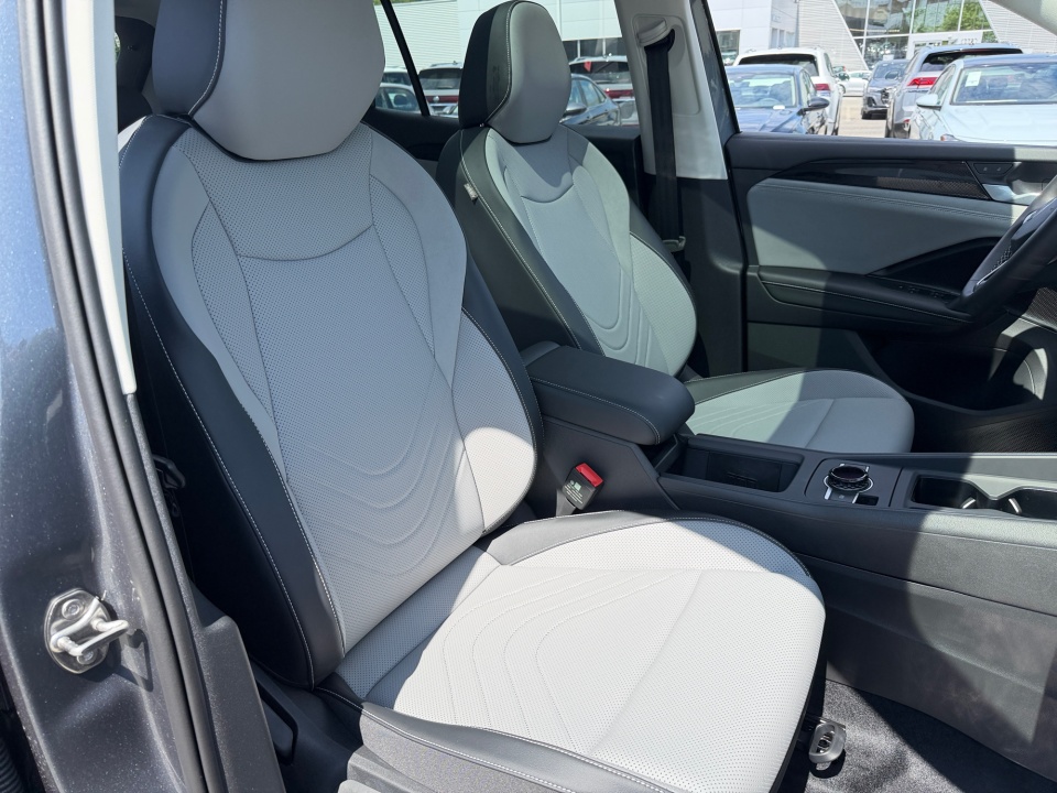 3VVMR7RM0TM135827 2026 Volkswagen Tiguan SE