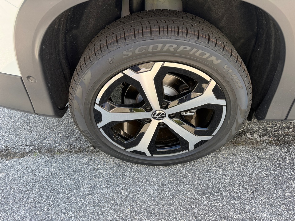 3VVMR7RM7TM084990 2026 Volkswagen Tiguan SE
