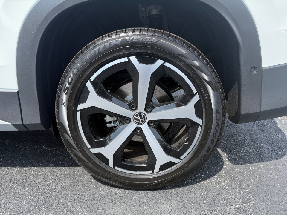 3VVMR7RM8TM121089 2026 Volkswagen Tiguan SE