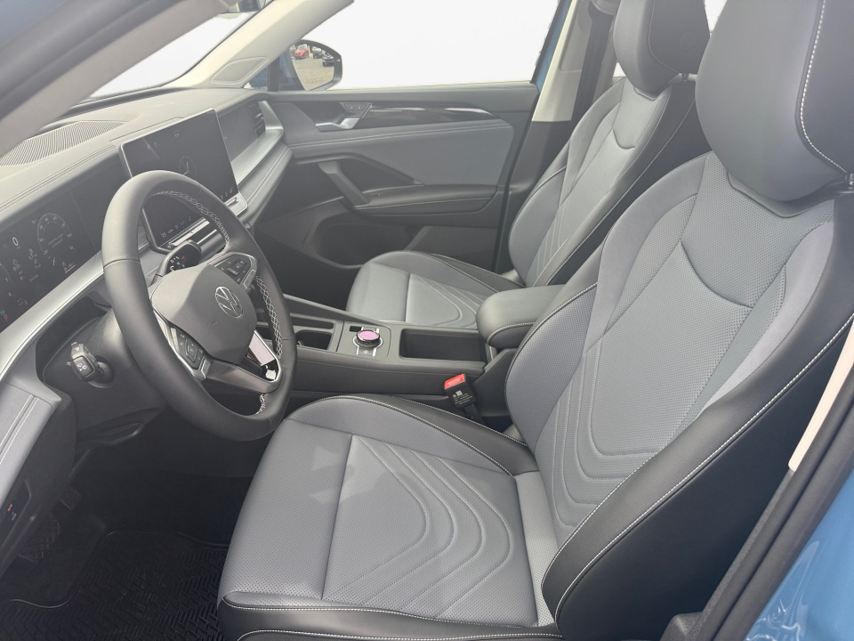 3VVNR7RM2TM090040 2026 Volkswagen Tiguan SE