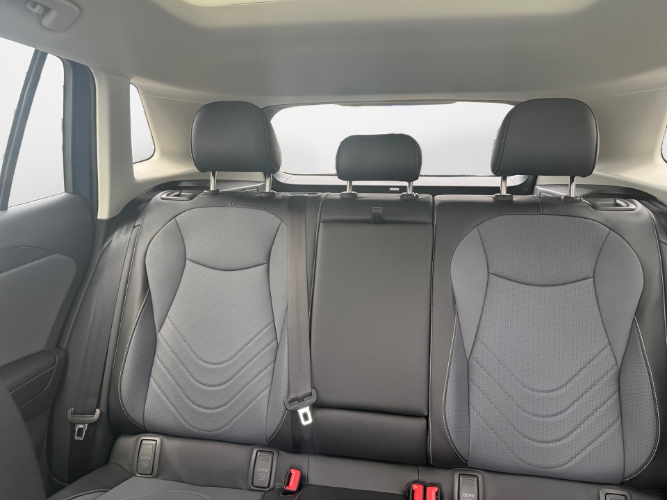 3VVNR7RM2TM090040 2026 Volkswagen Tiguan SE