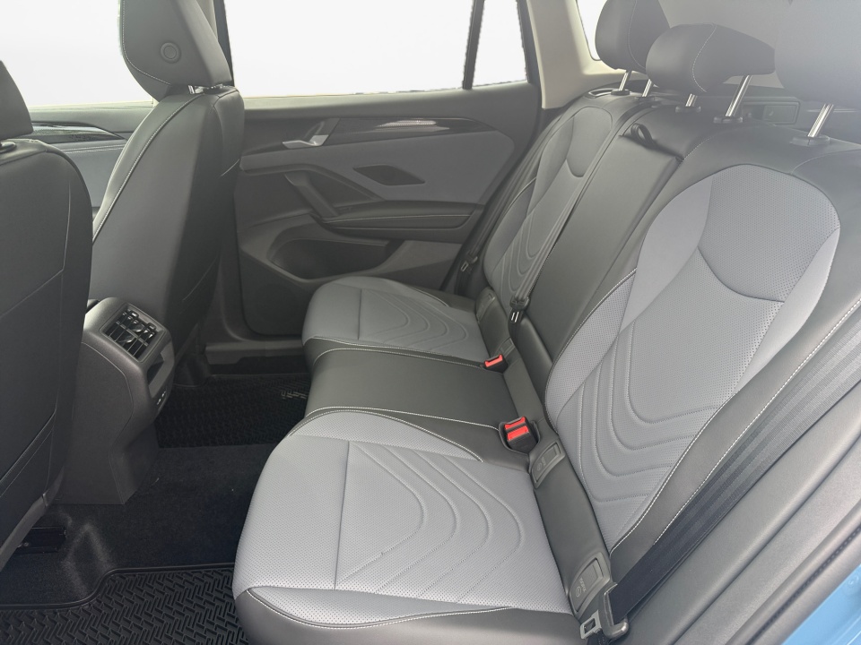 3VVNR7RM2TM090040 2026 Volkswagen Tiguan SE
