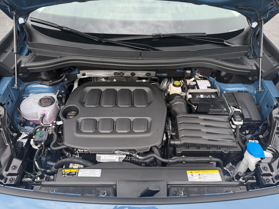 3VVNR7RM2TM090040 2026 Volkswagen Tiguan SE