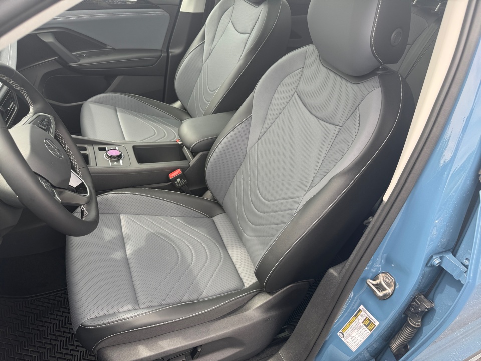 3VVNR7RM2TM090040 2026 Volkswagen Tiguan SE