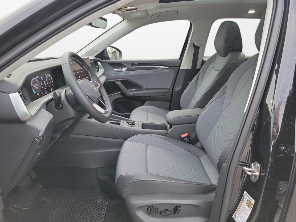 3VVNR7RM5TM031533 2026 Volkswagen Tiguan SE