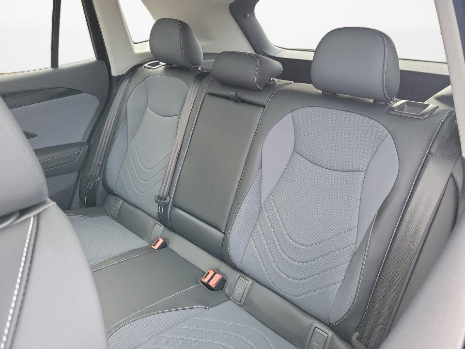 3VVNR7RM5TM031533 2026 Volkswagen Tiguan SE