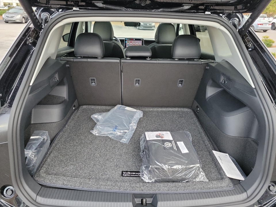 3VVNR7RM5TM031533 2026 Volkswagen Tiguan SE