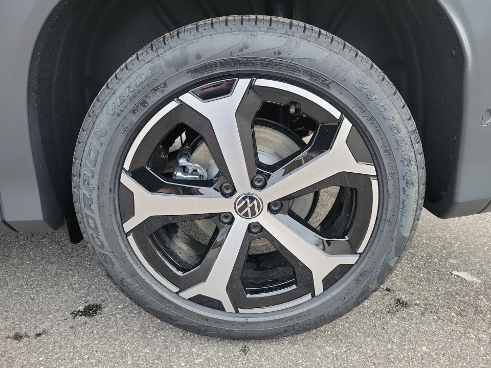 3VVNR7RM5TM031533 2026 Volkswagen Tiguan SE