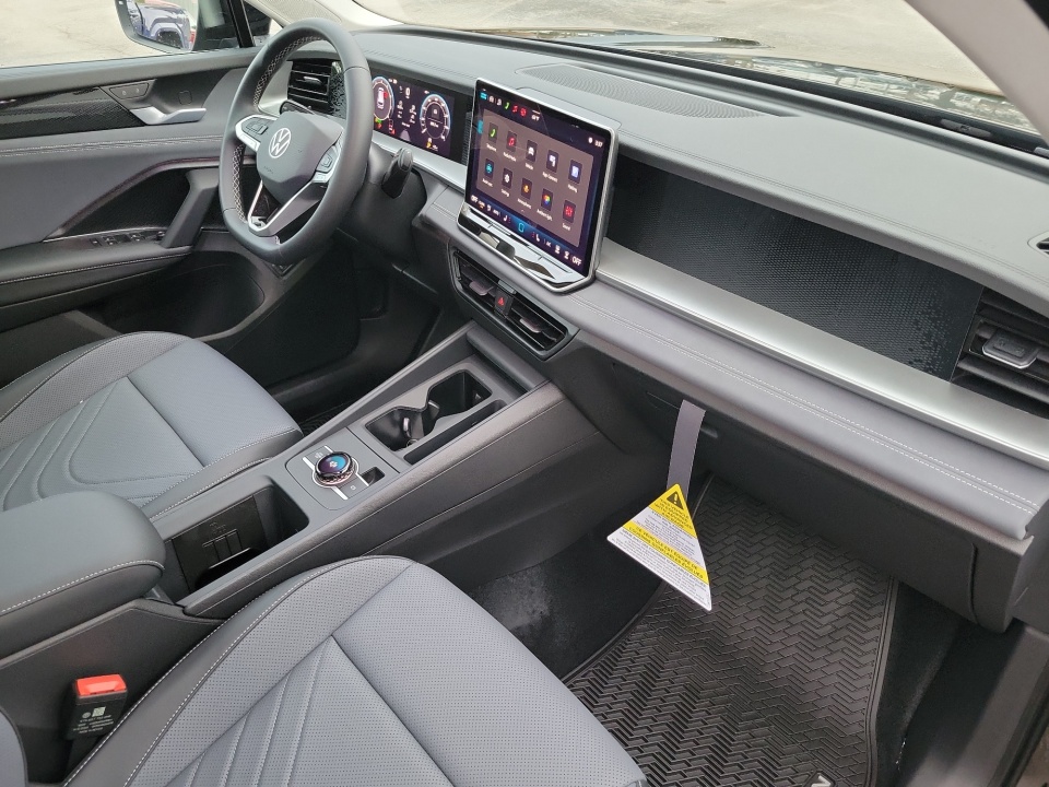 3VVNR7RM5TM031533 2026 Volkswagen Tiguan SE