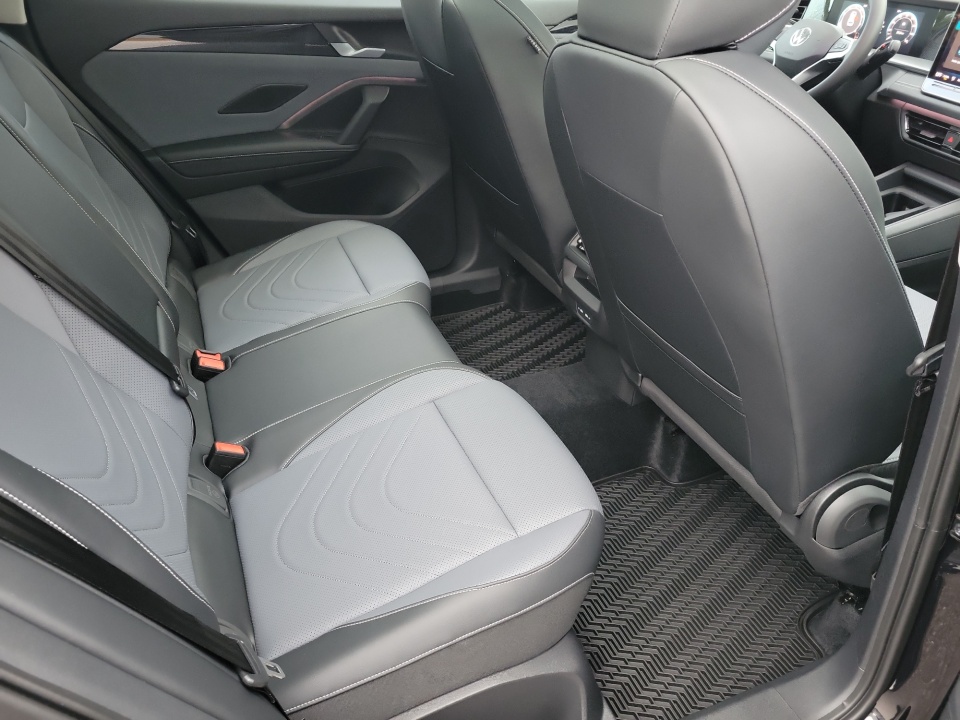 3VVNR7RM5TM031533 2026 Volkswagen Tiguan SE