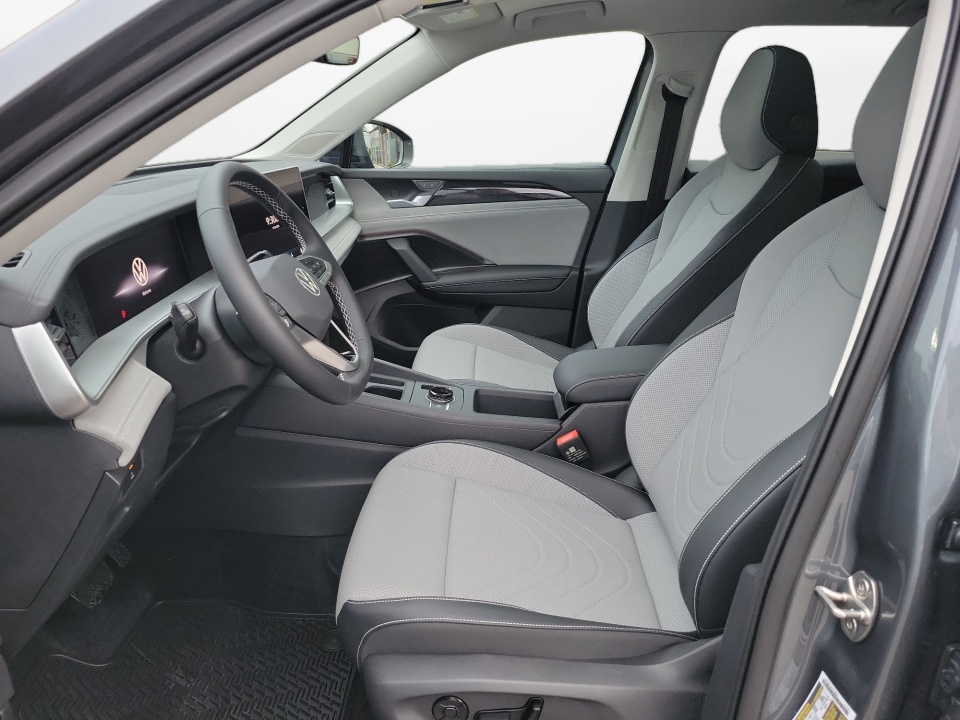 3VVNR7RMXTM038090 2026 Volkswagen Tiguan SE