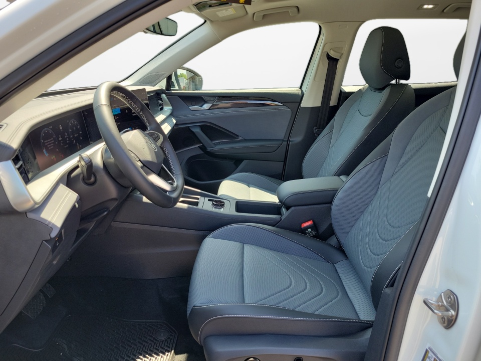 3VVNR7RMXTM089105 2026 Volkswagen Tiguan SE