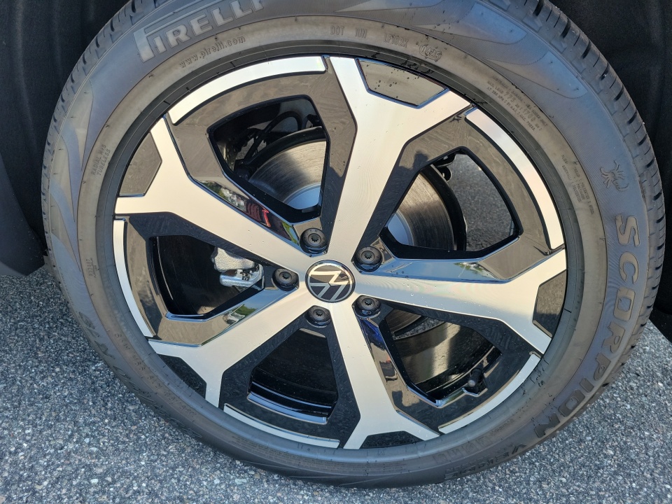 3VVNR7RMXTM089105 2026 Volkswagen Tiguan SE