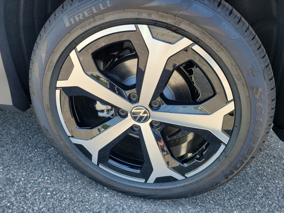 3VVNR7RMXTM089105 2026 Volkswagen Tiguan SE