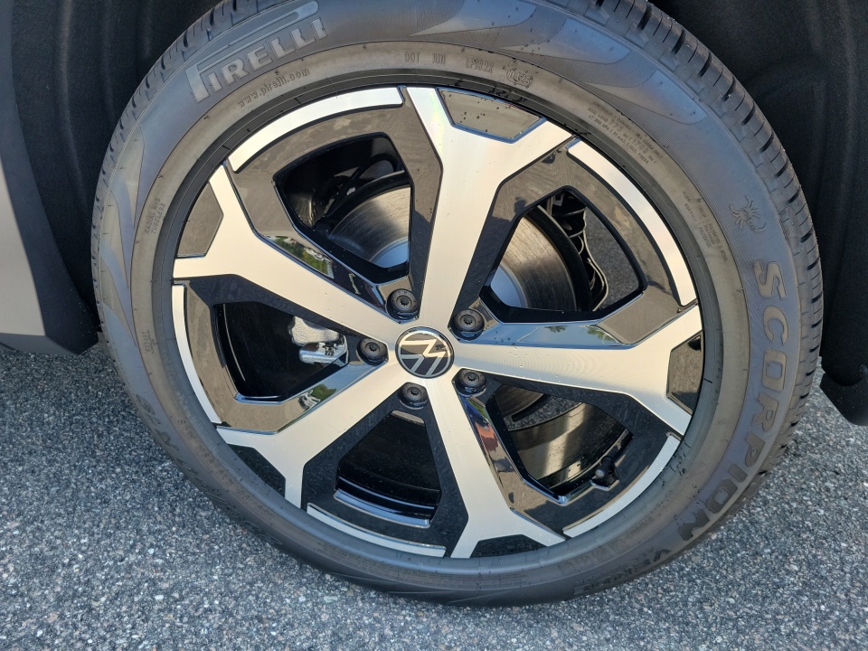 3VVNR7RMXTM089105 2026 Volkswagen Tiguan SE