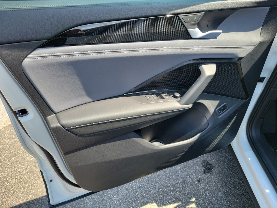 3VVNR7RMXTM089105 2026 Volkswagen Tiguan SE