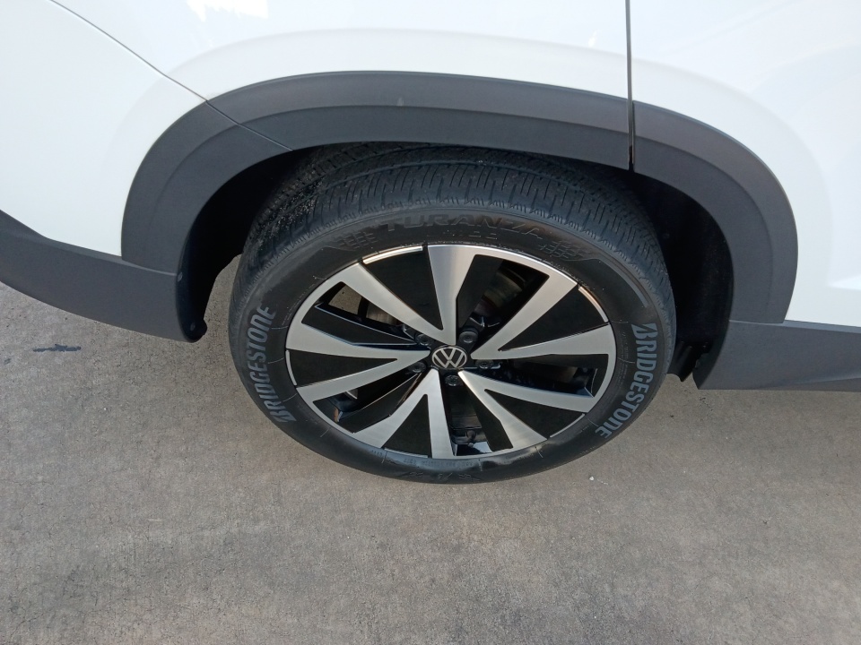 3VVNX7B26PM335409 2023 Volkswagen Taos 1.5T SE