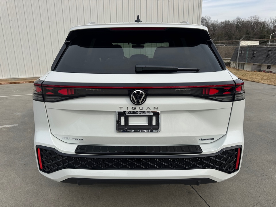 3VVUW7RM1TM037057 2026 Volkswagen Tiguan SEL R-Line Turbo