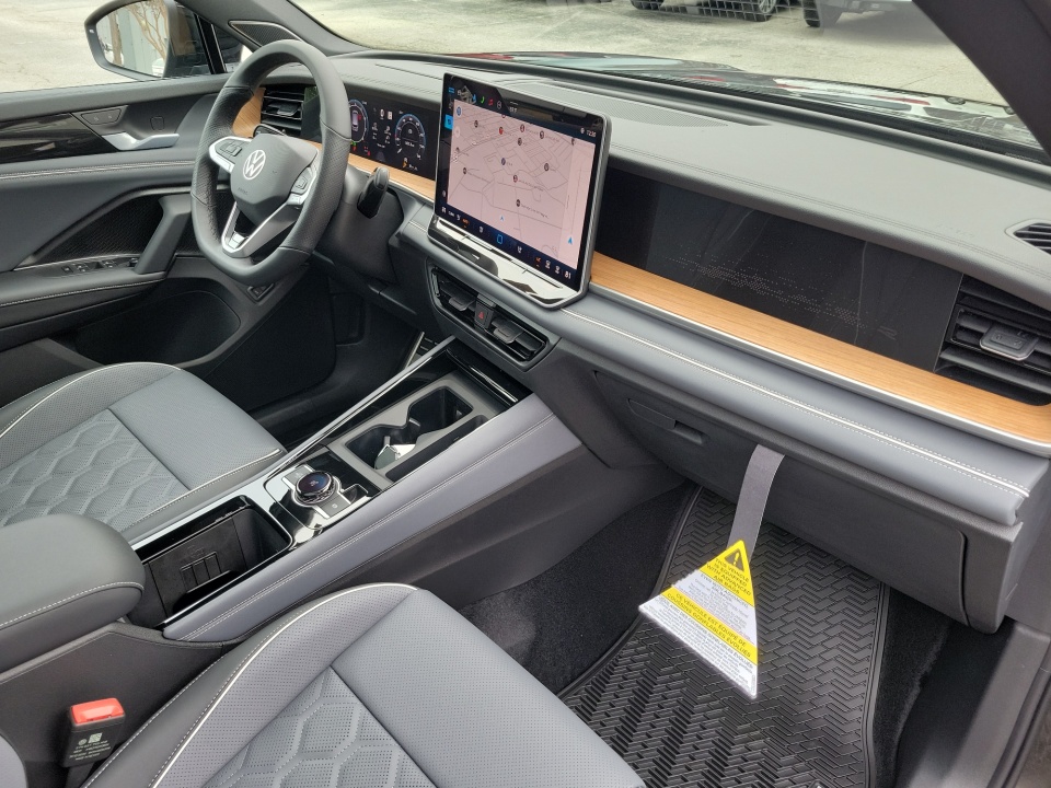 3VVUW7RM1TM065084 2026 Volkswagen Tiguan SEL R-Line Turbo