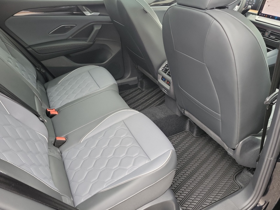 3VVUW7RM1TM065084 2026 Volkswagen Tiguan SEL R-Line Turbo