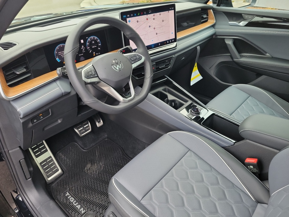 3VVUW7RM1TM065084 2026 Volkswagen Tiguan SEL R-Line Turbo