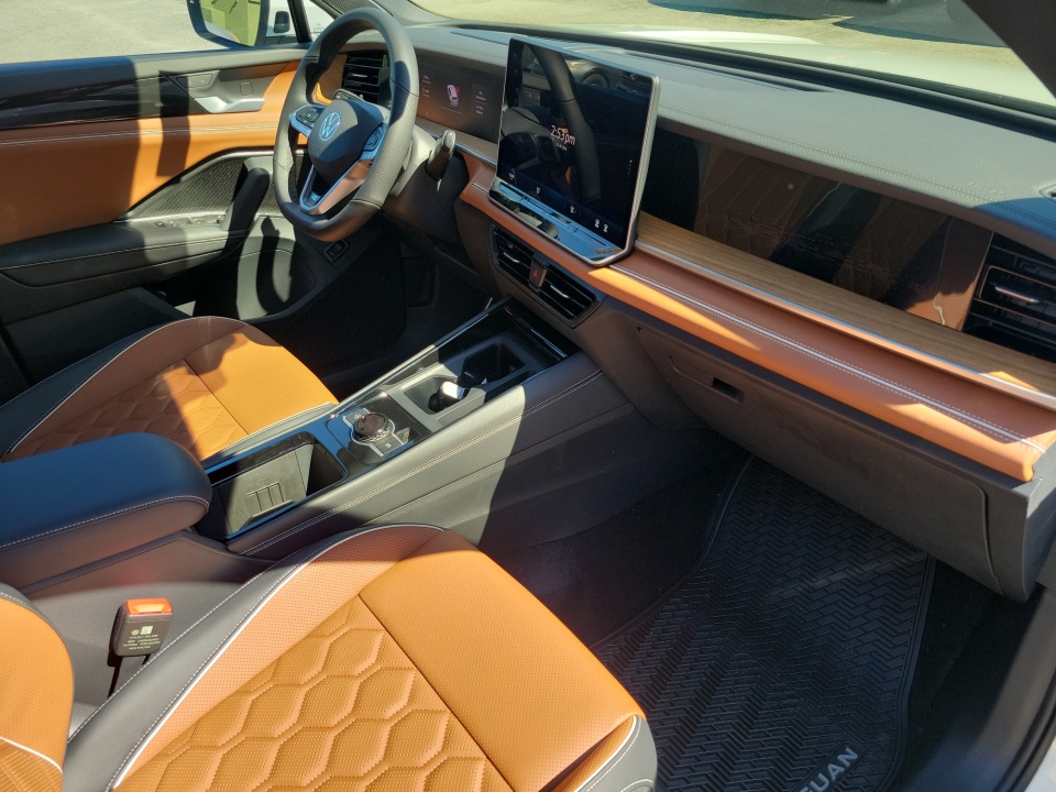 3VVUW7RM3TM071999 2026 Volkswagen Tiguan SEL R-Line Turbo