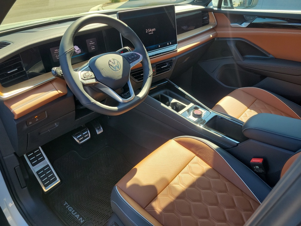 3VVUW7RM3TM071999 2026 Volkswagen Tiguan SEL R-Line Turbo