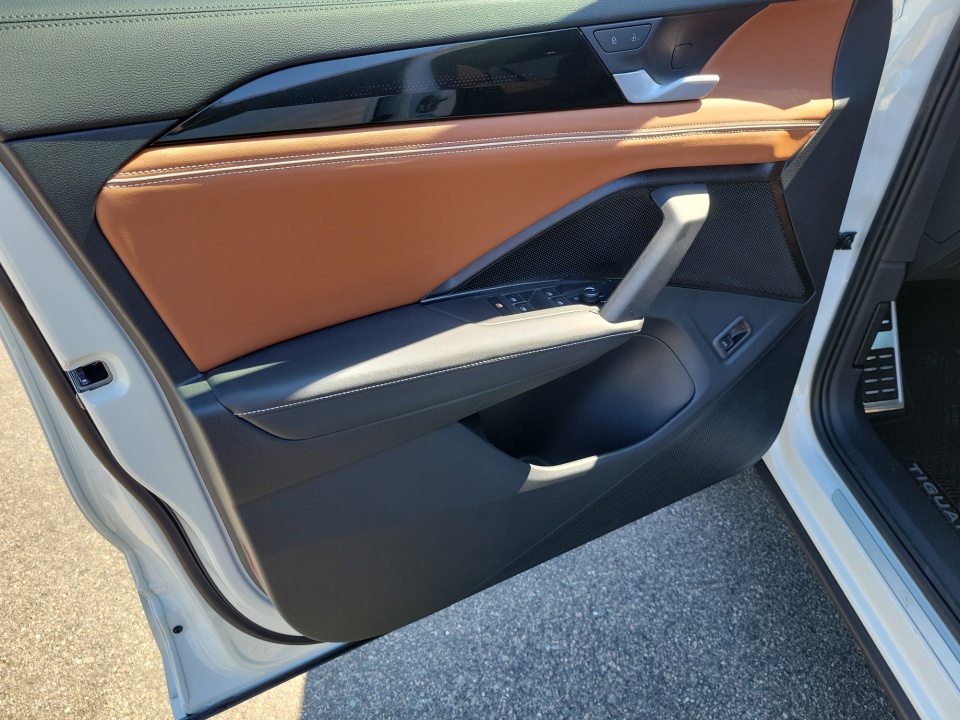 3VVUW7RM3TM071999 2026 Volkswagen Tiguan SEL R-Line Turbo