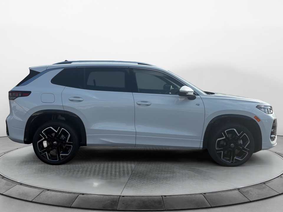 3VVUW7RM3TM164800 2026 Volkswagen Tiguan SEL R-Line Turbo