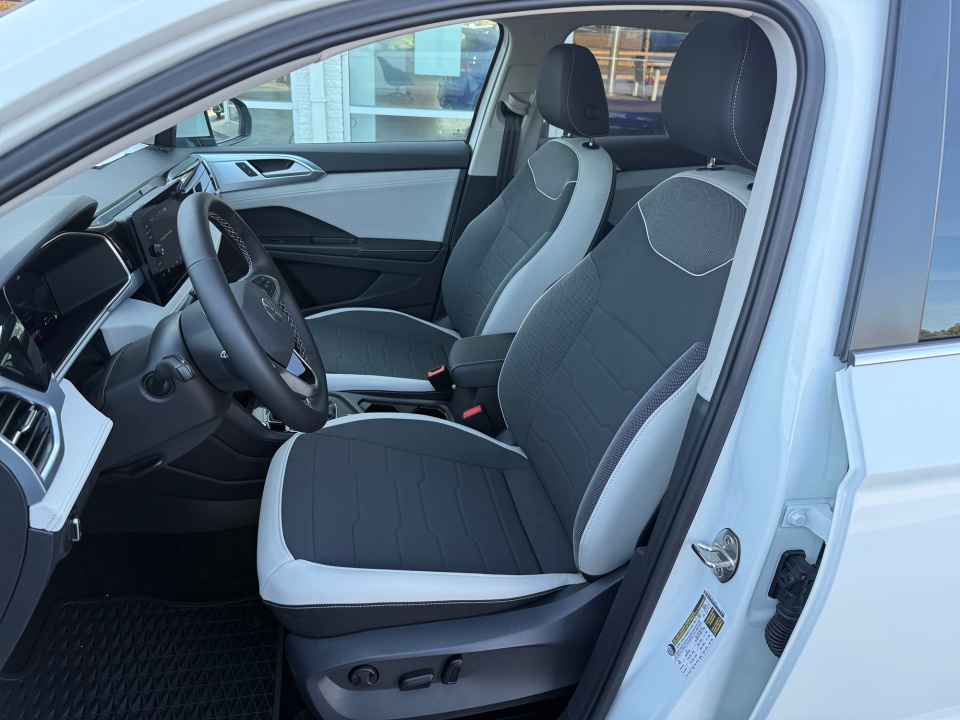 3VVVC7B20SM066893 2025 Volkswagen Taos 1.5T SE