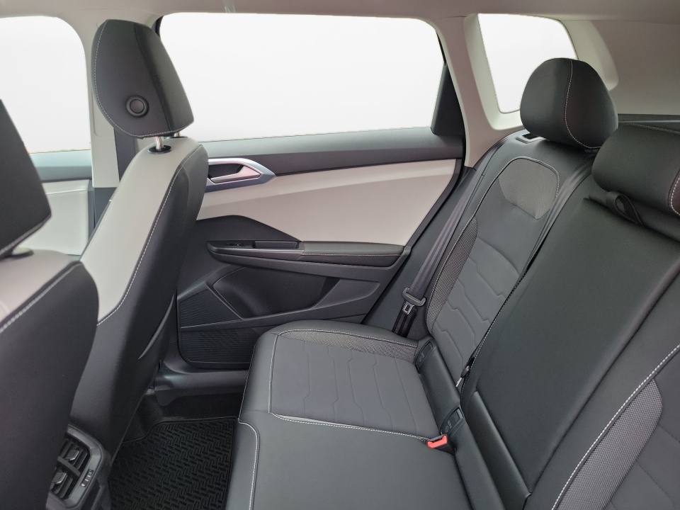 3VVVC7B20TM009496 2026 Volkswagen Taos SE