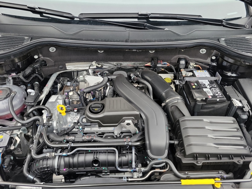 3VVVC7B21TM017882 2026 Volkswagen Taos SE