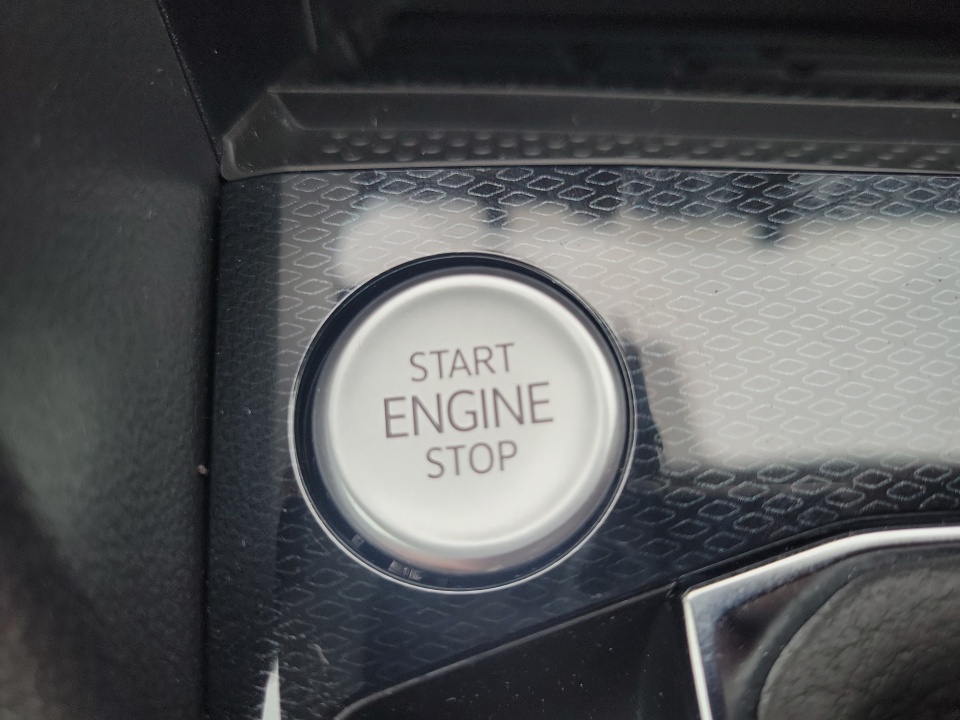 3VVVC7B21TM017882 2026 Volkswagen Taos SE