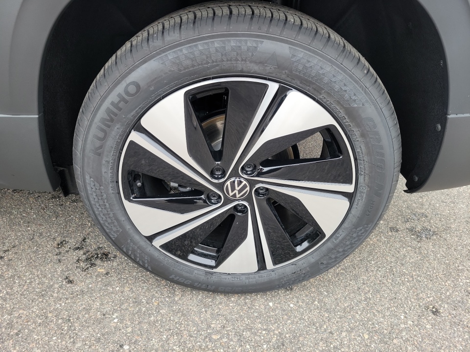 3VVVC7B21TM017882 2026 Volkswagen Taos SE