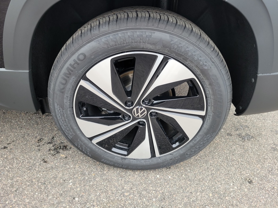 3VVVC7B21TM017882 2026 Volkswagen Taos SE