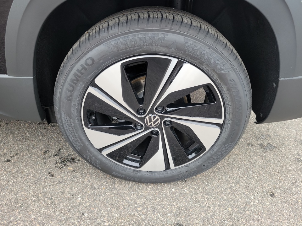 3VVVC7B21TM017882 2026 Volkswagen Taos SE