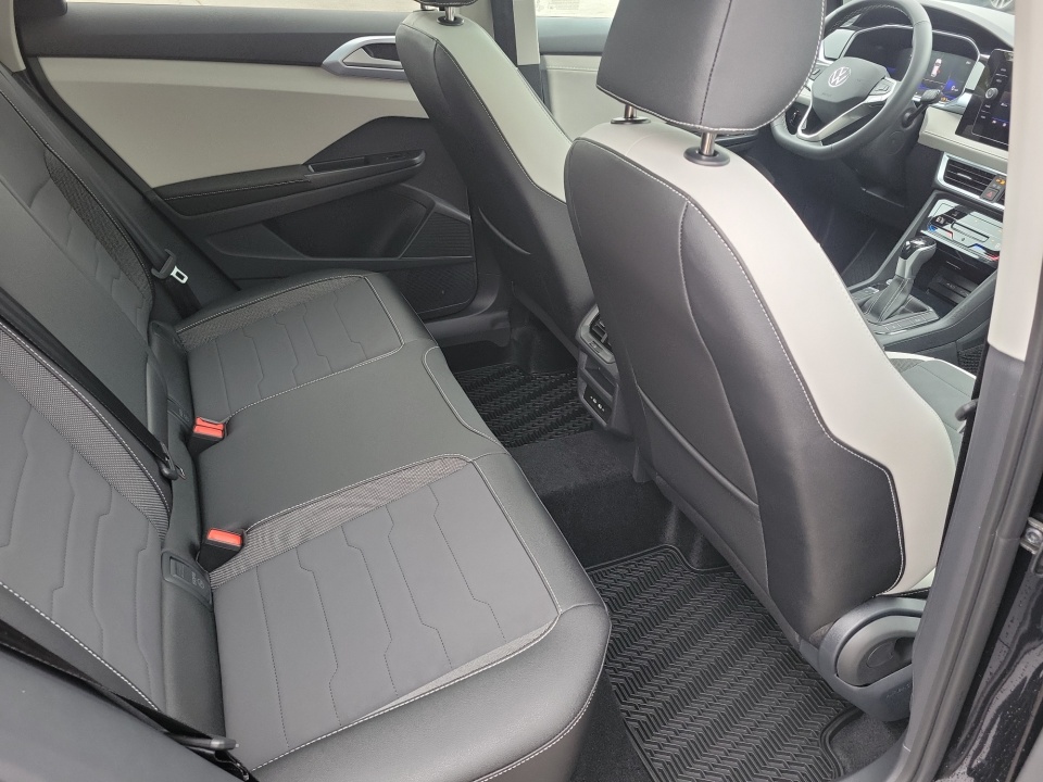 3VVVC7B21TM017882 2026 Volkswagen Taos SE