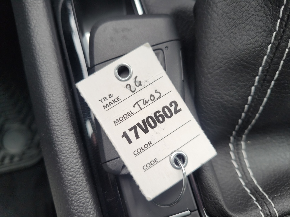 3VVVC7B21TM017882 2026 Volkswagen Taos SE