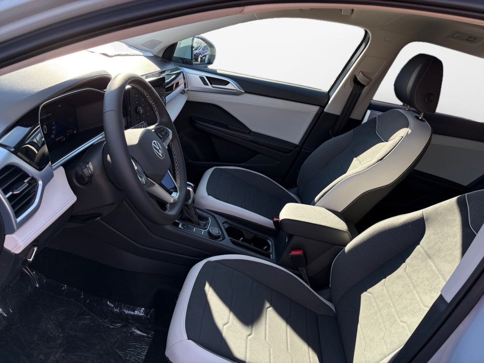 3VVVC7B22TM000492 2026 Volkswagen Taos SE