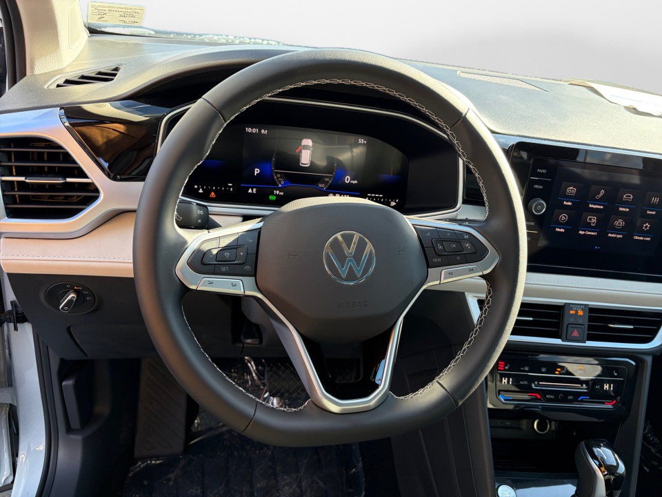 3VVVC7B22TM000492 2026 Volkswagen Taos SE