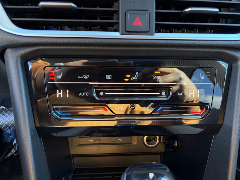 3VVVC7B22TM000492 2026 Volkswagen Taos SE