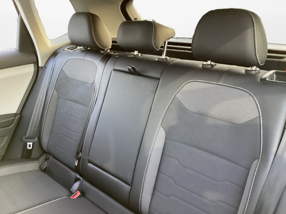 3VVVC7B22TM006227 2026 Volkswagen Taos SE