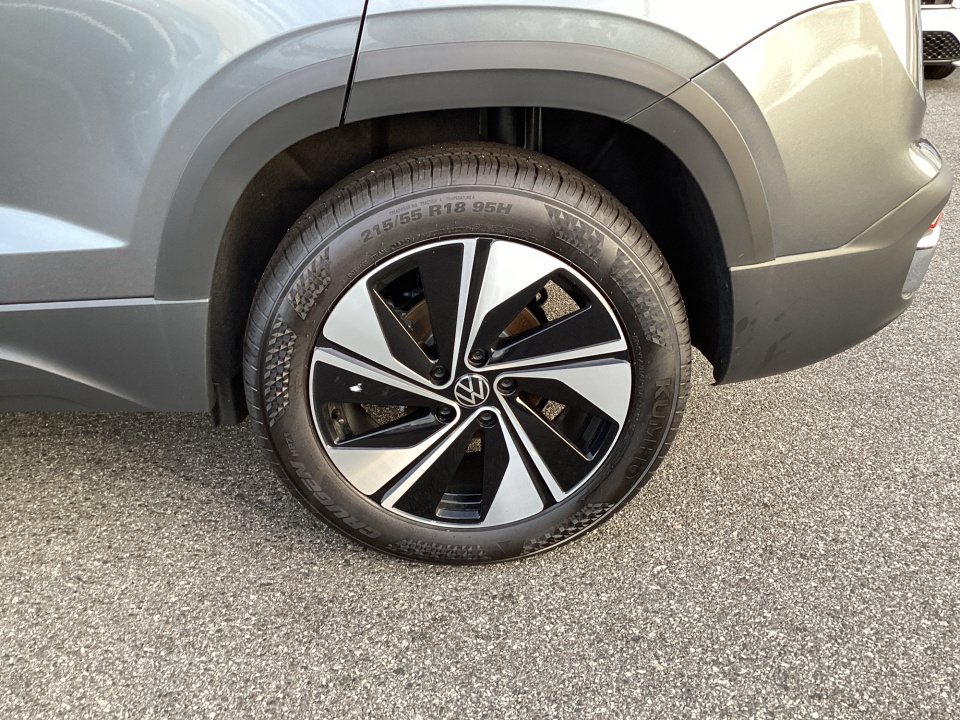 3VVVC7B22TM006227 2026 Volkswagen Taos SE