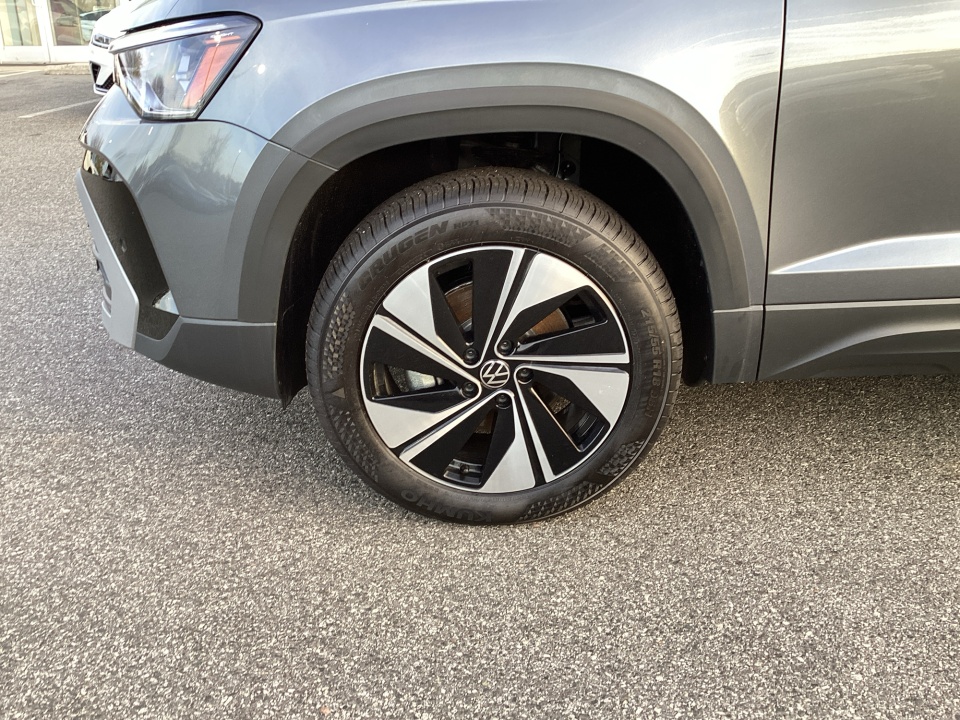 3VVVC7B22TM006227 2026 Volkswagen Taos SE