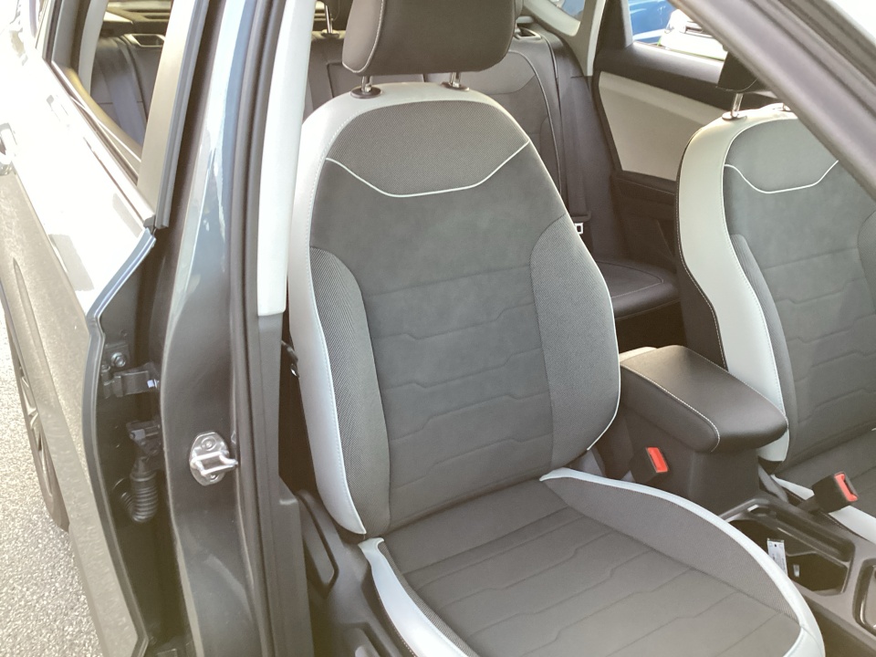 3VVVC7B22TM006227 2026 Volkswagen Taos SE