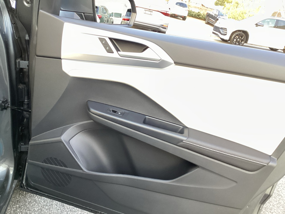 3VVVC7B22TM006227 2026 Volkswagen Taos SE