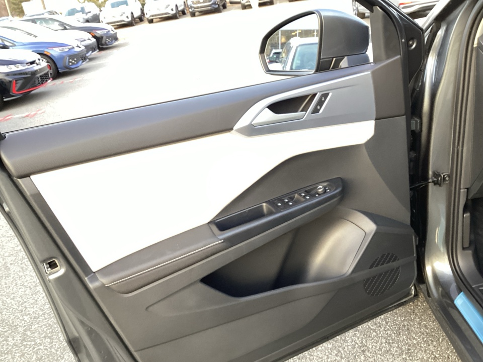 3VVVC7B22TM006227 2026 Volkswagen Taos SE