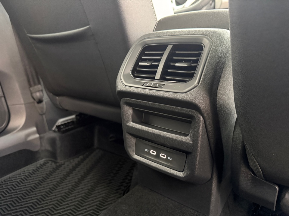 3VVVC7B24TM014944 2026 Volkswagen Taos SE