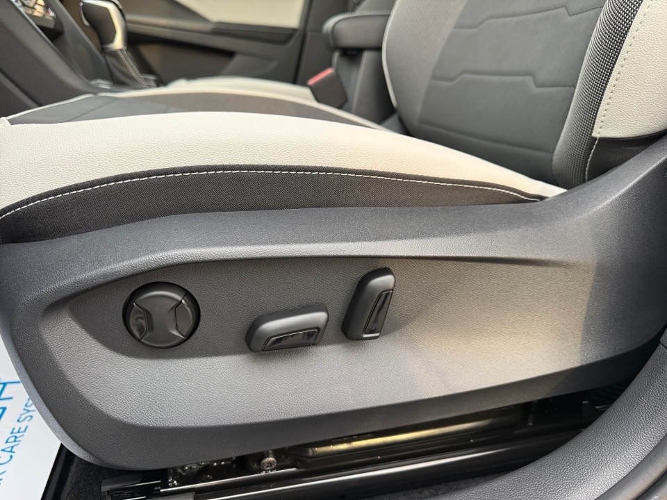 3VVVC7B24TM014944 2026 Volkswagen Taos SE